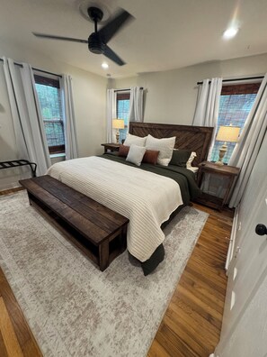 2 bedrooms, iron/ironing board, travel cot, free WiFi - Boutique Retreat-2 King Beds-Sleeps 6-Near TCU, Dickies-Pets Welcome (Fort Worth)