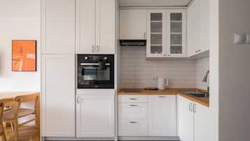 Kühlschrank, Ofen, Herdplatte, Geschirrspüler