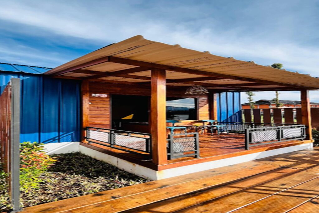 Familiehytte - hawaiiansk terrasse - søudsigt | Terrasse/gårdhave