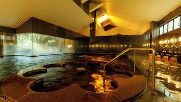 Habitación cuádruple básica, vista a la montaña | Spa