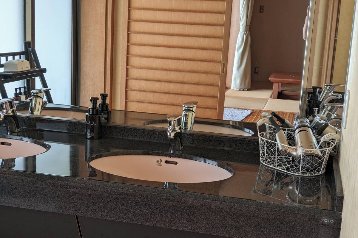 ห้องเบสิกสำหรับสี่ท่าน, วิวภูเขา | ห้องน้ำ | ของใช้ในห้องน้ำฟรี, ไดร์เป่าผม, รองเท้าสวมภายในห้อง, ผ้าเช็ดตัว