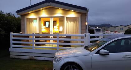 Seaside Lodge- Prestatyn- Sleeps 6