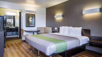Iron/ironing board, WiFi (free), bed sheets