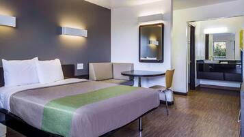Iron/ironing board, WiFi (free), bed sheets