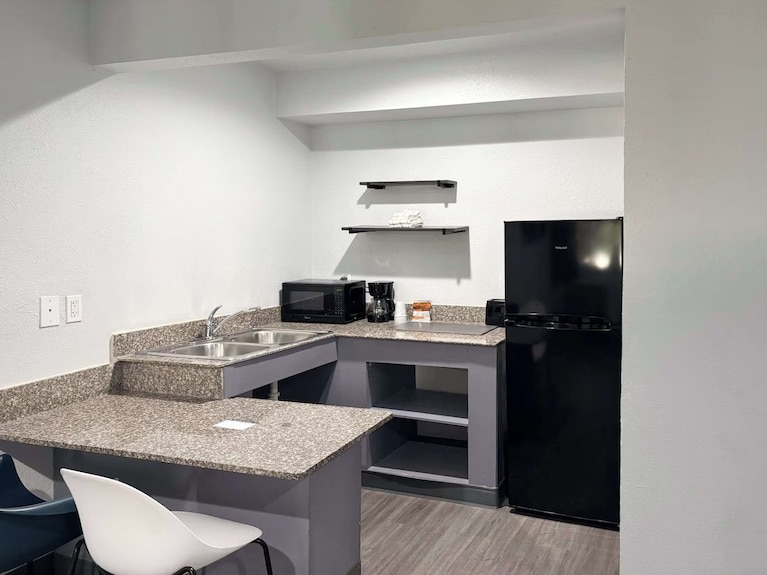 Sleek Irving Retreat Near Downtown | Sea Life Grapevine Aquarium - 4.3 Miles - Dallas, TX