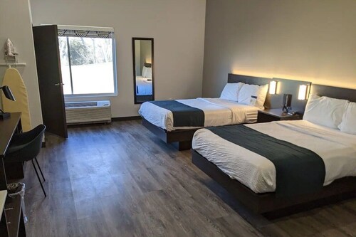 4 Tranquil Rooms Near Cody Go Karts, Inc. - 1.5 miles | Parking Available