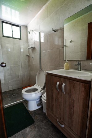 Ferienhütte, 5 Schlafzimmer, Raucher, eigener Pool | Badezimmer