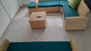 Cabane, 5 chambres, fumeur, piscine privée | Salle de séjour