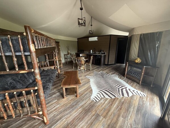 Living area - Blesbok Luxury Tent 8 (Chittenango)