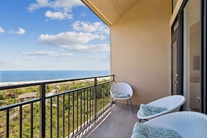 Property grounds - Newly renovated oceanfront multi-level condo inthe Omni Resort Amelia Island (Fernandina Beach)