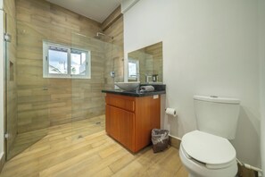 Hair dryer, towels, soap, toilet paper - Elegant Stay Near the Beach 3403 (Cancún)