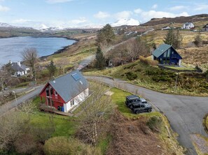 Exterior - This house is a 3 bedroom(s), 2 bathrooms, located in Carbost, Scotland. (Carbost)