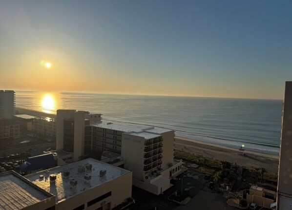 A hotel with a view of the ocean and a beach. - Amazing Ocean View Condo •14th-Floor• Spacious 3BR Sleeps 10 •Pool (Myrtle Beach)