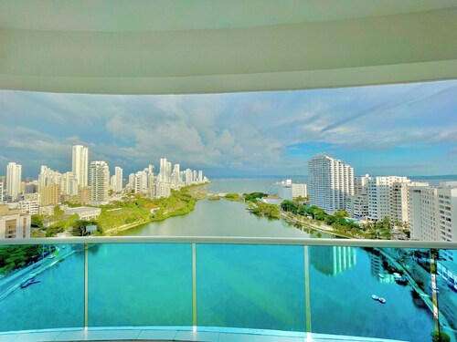 Luxury 2 Bedrooms Water View Apartment
