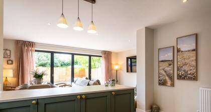Stunning 3 Bedroom Cotswold Retreat