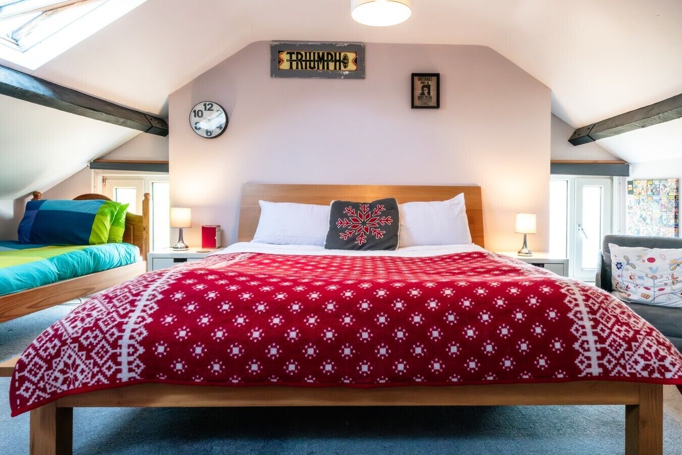 5 Schlafzimmer, Schreibtisch, Bügeleisen/Bügelbrett, WLAN