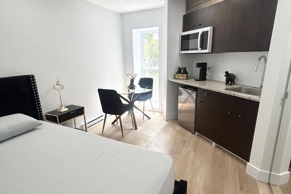 Studio Deluxe, quang cảnh công viên | Bàn, bàn ủi/dụng cụ ủi quần áo, truy cập Internet không dây miễn phí