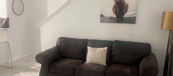 3-bedroom condo in tranquil Wimauma with AC comfort