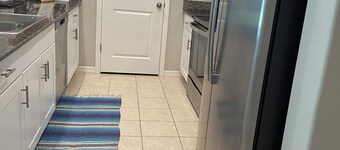 3-bedroom condo in tranquil Wimauma with AC comfort