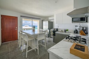 Private kitchen - 3BR Condo - Direct Beach Access 3404 (Cancún)
