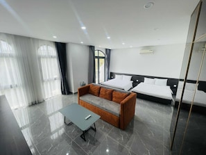 Basic Room, Balcony, Beach View | Meja, ruang kerja komputer riba, Wi-fi percuma 