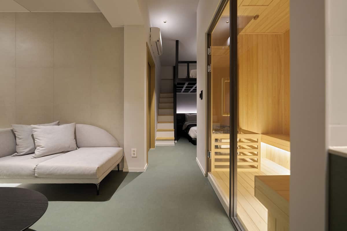 Exclusive Twin Room | Blackout drapes, free WiFi