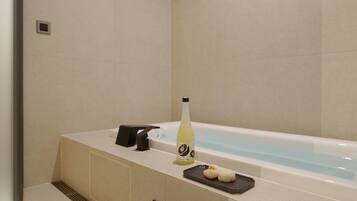Signature Spa & Sauna Twin | Bathroom