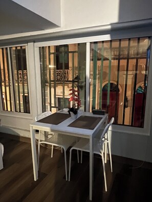 Dining - IDesignLoft Cozy 1-bedroom apartment in soothing San Juan with AC (San Juan)