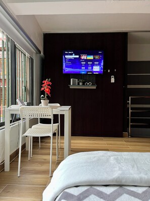 Room - IDesignLoft Cozy 1-bedroom apartment in soothing San Juan with AC (San Juan)
