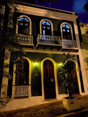 Exterior - IDesignLoft Cozy 1-bedroom apartment in soothing San Juan with AC (San Juan)
