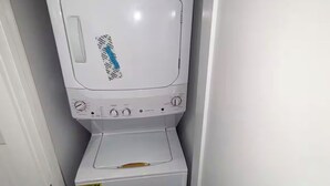 Interior - 2-bed apartment in vibrant South Phila neighborhood walking distance to stadiums (Philadelphia)