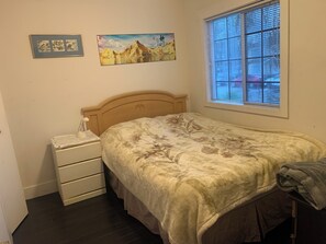Room - Gorgeous 4-bedroom house in Vancouver perfect for your getaway (Vancouver)