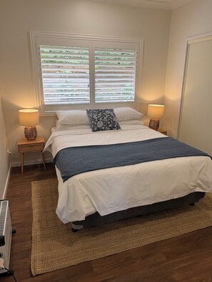 5 Schlafzimmer, Schreibtisch, Bügeleisen/Bügelbrett, kostenloses WLAN