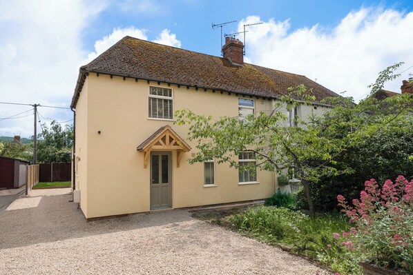 Exterior - Stunning 3 Bedroom Cotswold Retreat (Broadway)