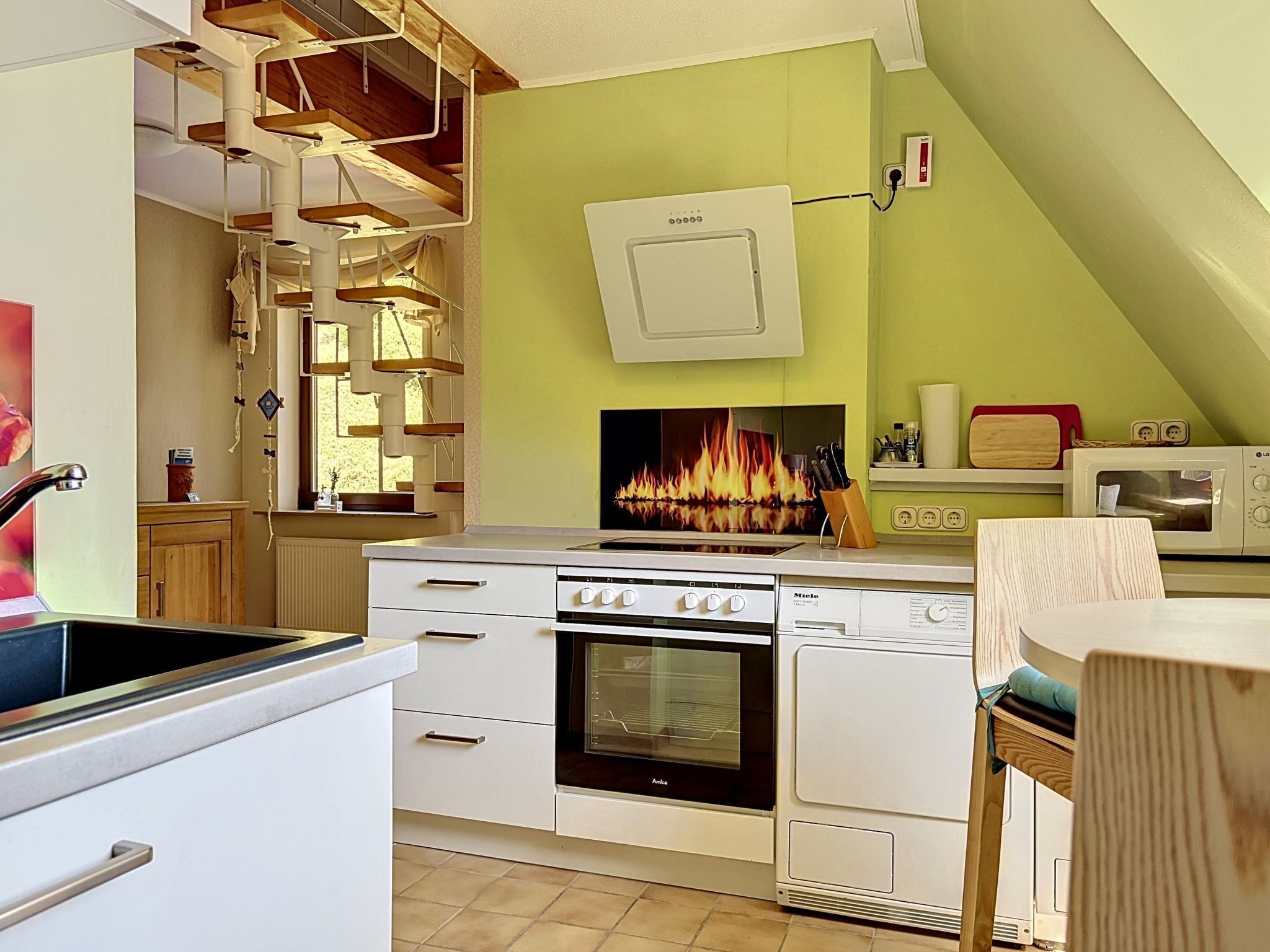 Kühlschrank, Mikrowelle, Ofen, Geschirrspüler