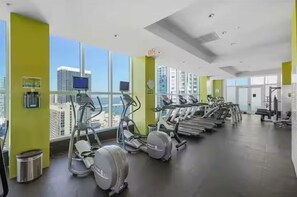Unclassified image, 2 of 14, button - Water view apartment with free metro in the building (Miami)
