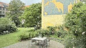 Outdoor dining - City Apartment in Stengade with 1 bedrooms sleeps 2 (Stengade)
