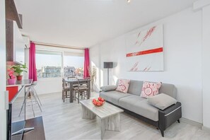 Living area - Vrbo Property (Empuriabrava)