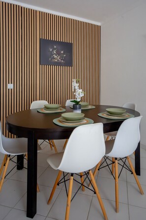 Dining - Modern 2-Bedroom Apartment with Pool Near Albufeira Beaches (Albufeira)