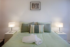Iron/ironing board, WiFi, bed sheets - Modern 2-Bedroom Apartment with Pool Near Albufeira Beaches (Albufeira)