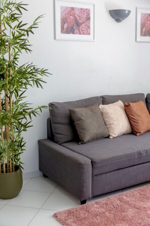 Living area - Modern 2-Bedroom Apartment with Pool Near Albufeira Beaches (Albufeira)