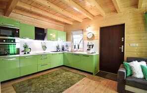 Coffee/tea maker, fridge, microwave, oven - Awesome home in Rusinowo with sauna (Rusinowo)