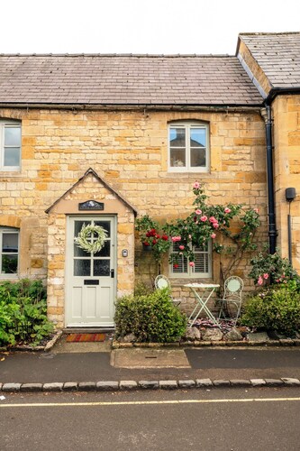 Little Cottage in Moreton-in-Marsh