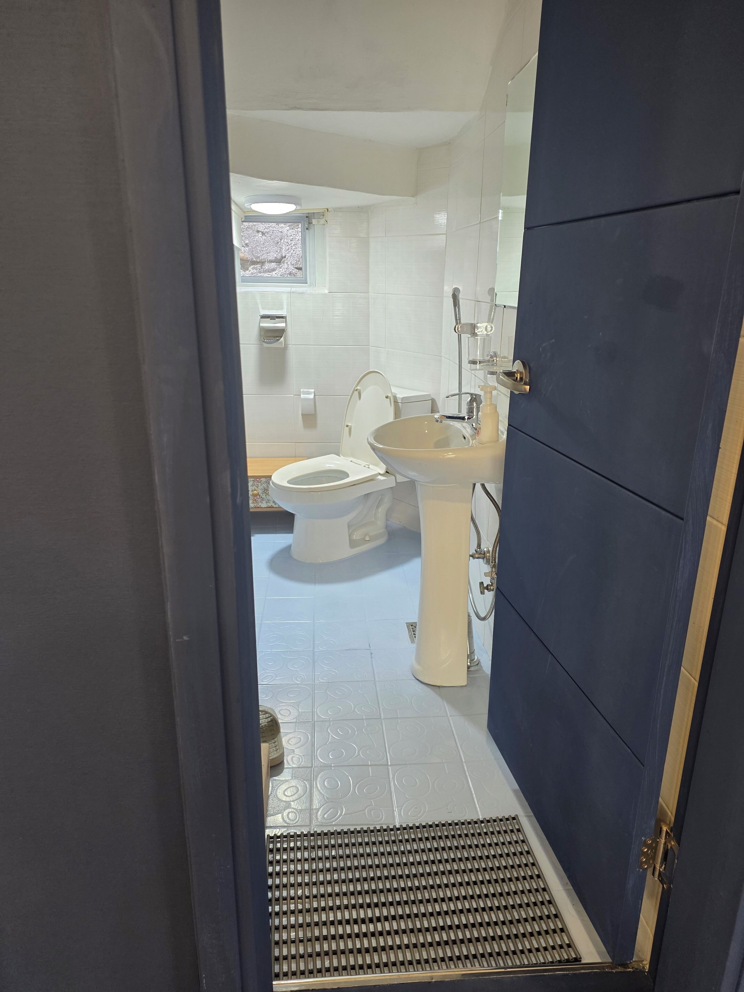 Free toiletries, hair dryer, towels, shampoo