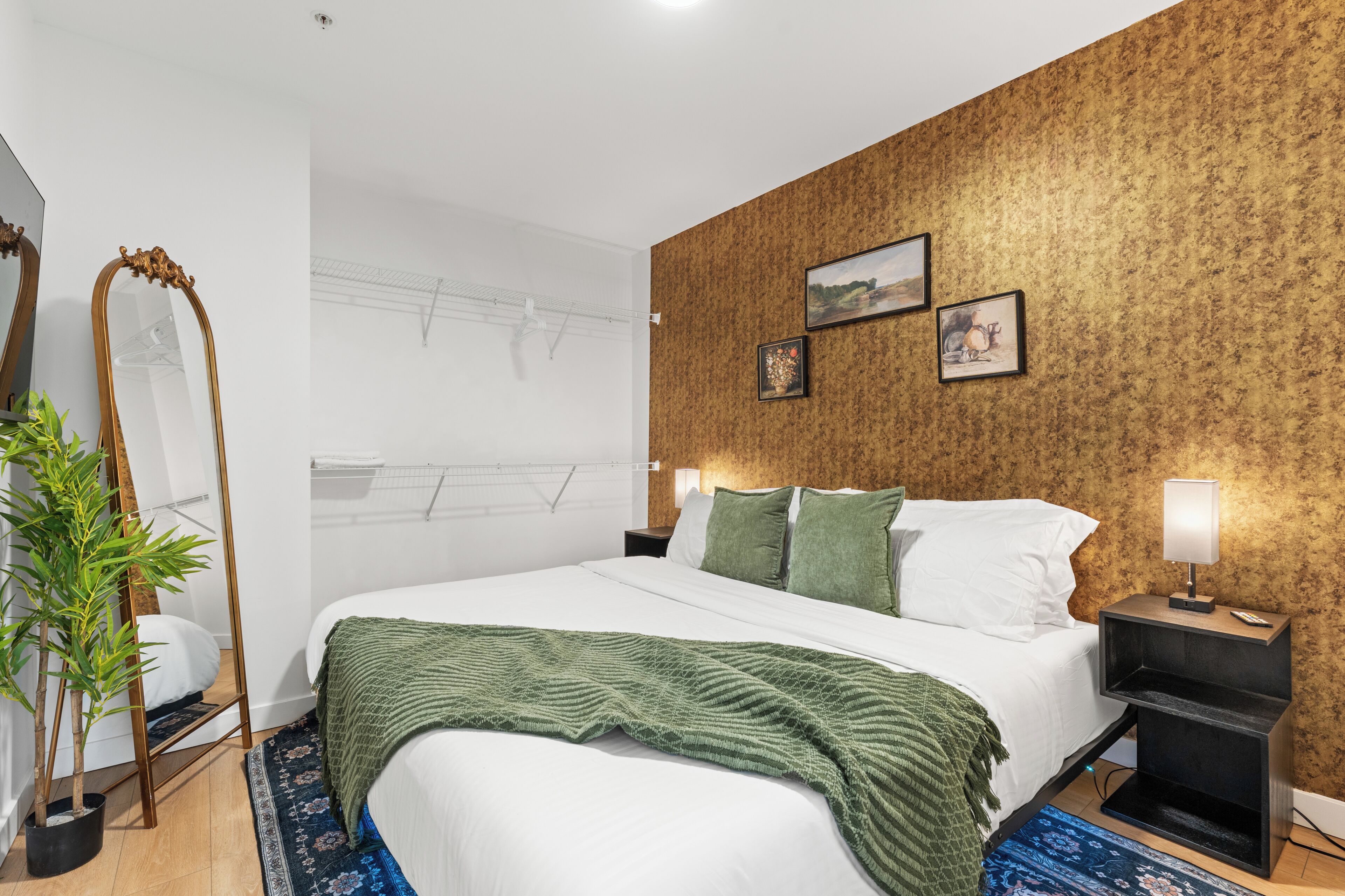 WiFi, bed sheets