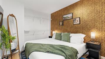 WiFi, bed sheets