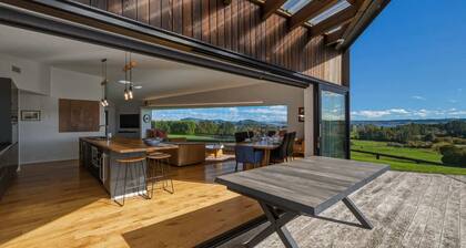 Slice of Paradise - Pool & Spa, Sleeps 10