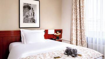 Deluxe Double Room, Air conditioning | Hypo-allergenic bedding, desk, soundproofing, free WiFi