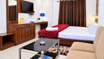 Hypo-allergenic bedding, desk, soundproofing, free WiFi