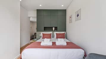 Studio (Superior Studio) | Trang trí khác biệt, trang bị nội thất với thiết kế riêng biệt, bàn